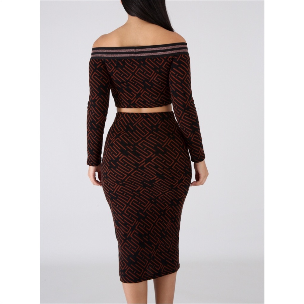 Geometric Patterned Skirt Set 😍 - Picture 3 of 5